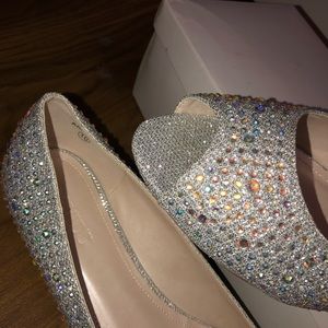 Davids Bridal Low Wedge Beautiful!!